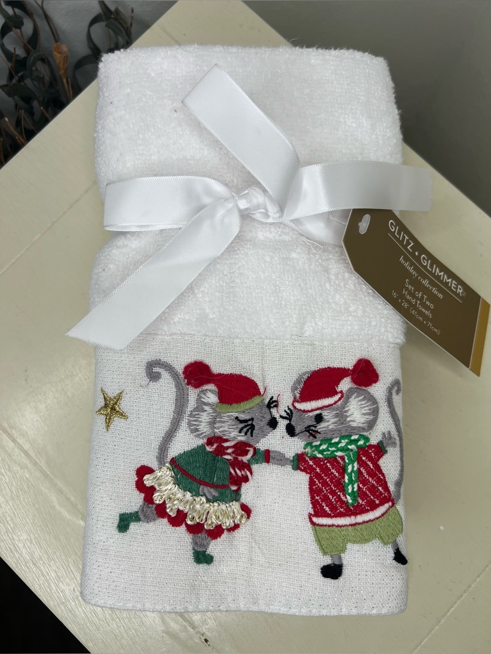 Brand New-Glitz & Glimmer Christmas Mice Hand Towels-Set of 2